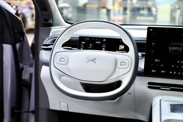 Used XPeng G6 2025 625 Long-Range Max Flagship Edition Interior 8