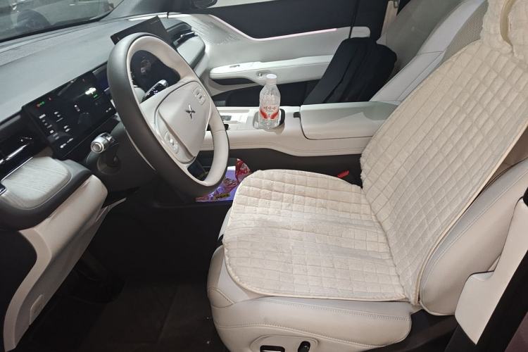 Used XPeng G6 2025 625 Long-Range Max Tech Edition Left Front Seat