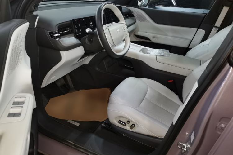 Used XPeng G6 2025 625 Long-Range Max Flagship Edition Left Front Seat