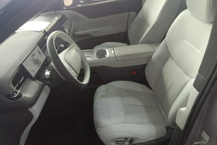 Used XPeng G6 2025 625 Long-Range Max Flagship Edition Left Front Seat