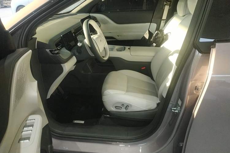 Used XPeng G6 2025 625 Long-Range Max Flagship Edition Left Front Seat