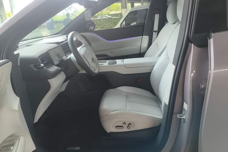 Used XPeng G6 2025 625 Long-Range Max Flagship Edition Left Front Seat