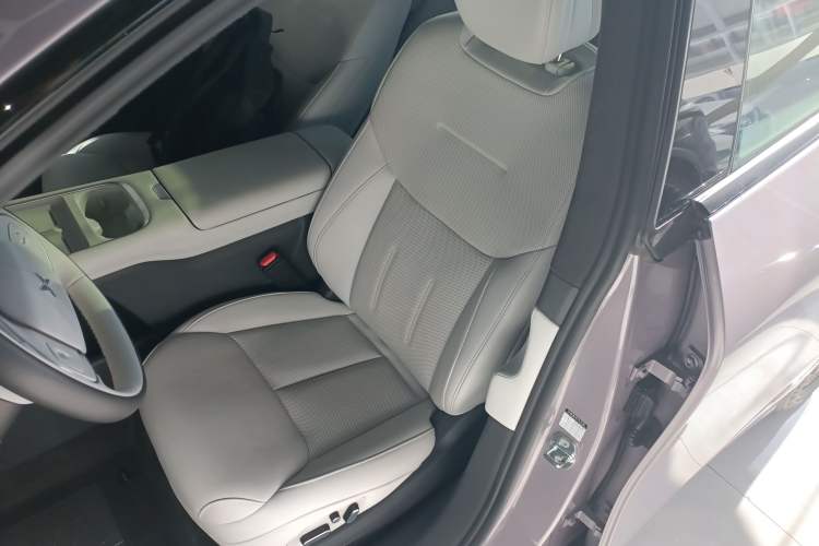 Used XPeng G6 2025 625 Long-Range Max Flagship Edition Left Front Seat