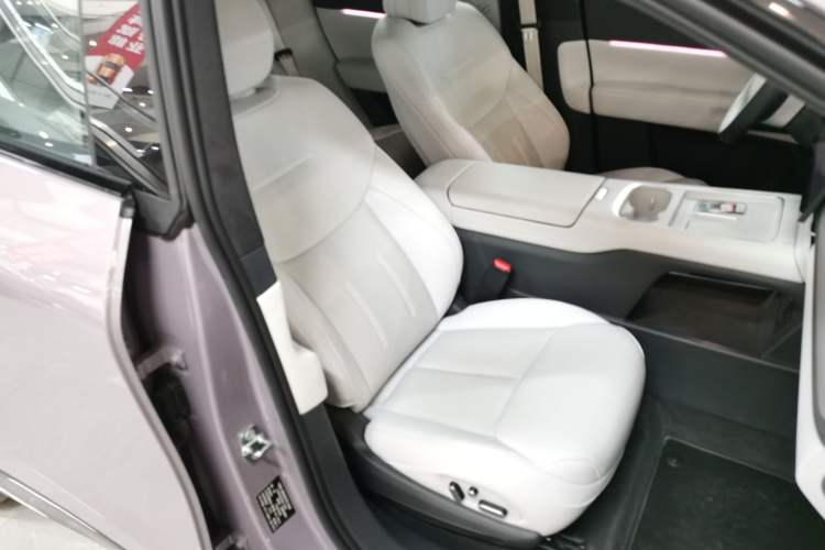 Used XPeng G6 2025 625 Long-Range Max Flagship Edition Right Front Seat