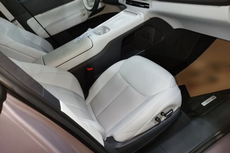 Used XPeng G6 2025 625 Long-Range Max Flagship Edition Right Front Seat