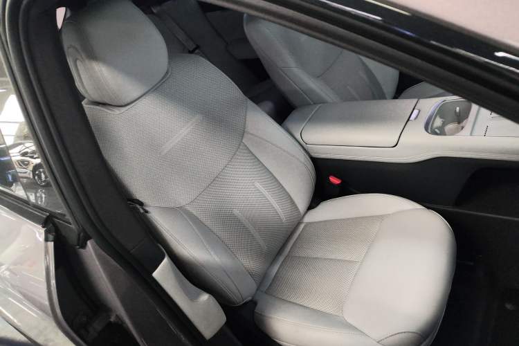 Used XPeng G6 2025 625 Long-Range Max Flagship Edition Right Front Seat