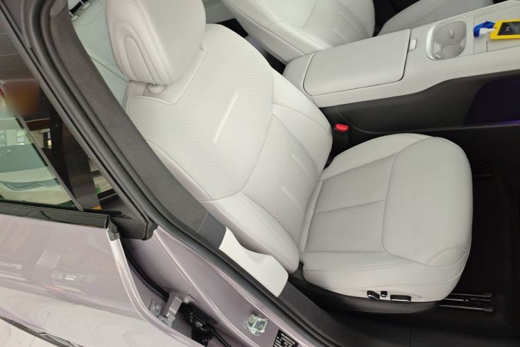 Used XPeng G6 2025 625 Long-Range Max Flagship Edition Right Front Seat