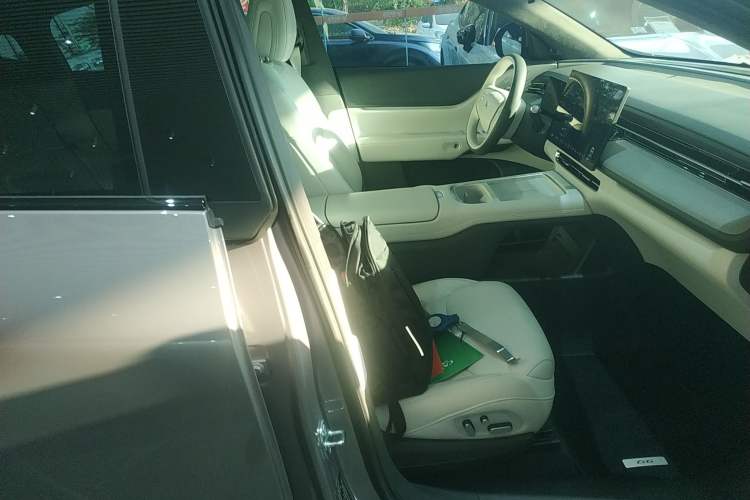 Used XPeng G6 2025 625 Long-Range Max Flagship Edition Right Front Seat
