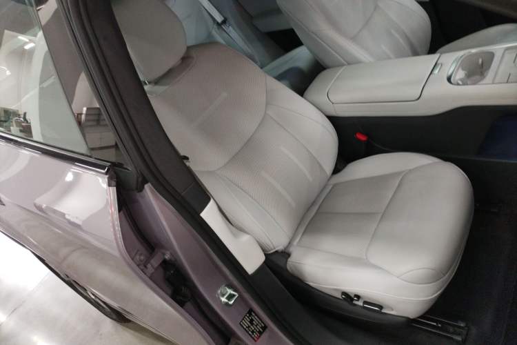 Used XPeng G6 2025 625 Long-Range Max Flagship Edition Right Front Seat