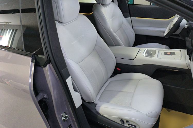 Used XPeng G6 2025 625 Long-Range Max Flagship Edition Right Front Seat