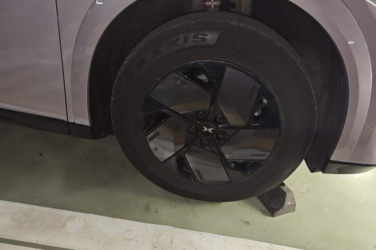 Used XPeng G6 2025 625 Long-Range Max Tech Edition Right Front Wheel Hub