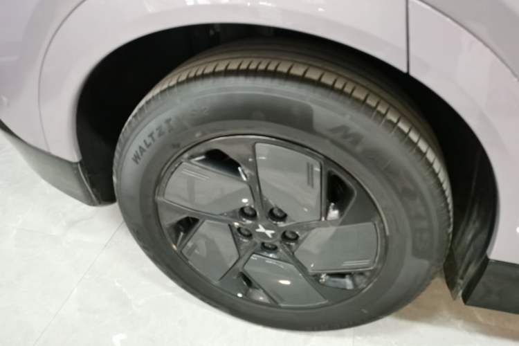 Used XPeng G6 2025 625 Long-Range Max Flagship Edition Right Rear Wheel Hub