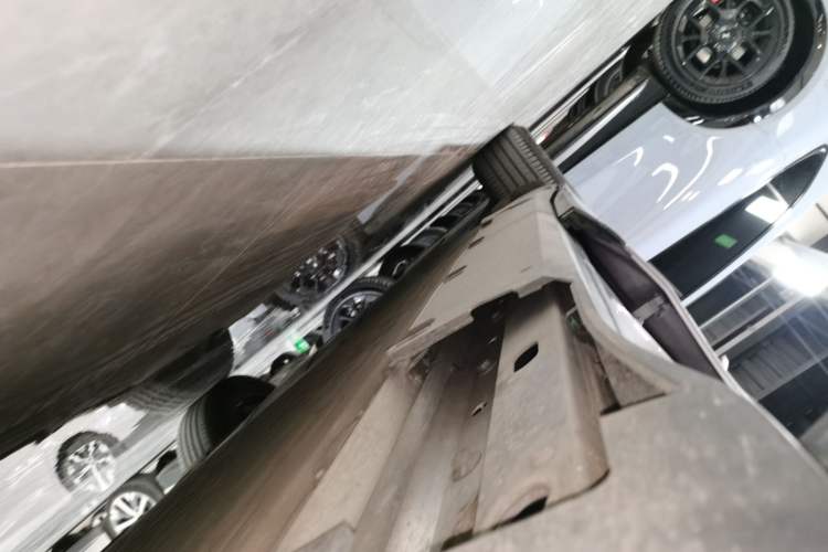 Used XPeng G6 2025 625 Long-Range Max Flagship Edition Right Side Sill