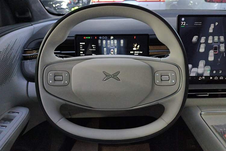 Used XPeng G6 2025 625 Long-Range Max Flagship Edition Steering Wheel