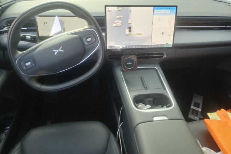 Used XPeng G6 2025 625 Long-Range Max Tech Edition Center Console