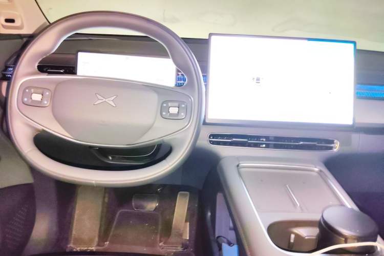 Used XPeng G6 2025 625 Long-Range Max Tech Edition Center Console