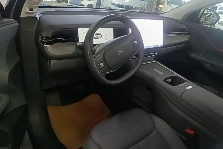 Used XPeng G6 2025 625 Long-Range Max Flagship Edition Center Console