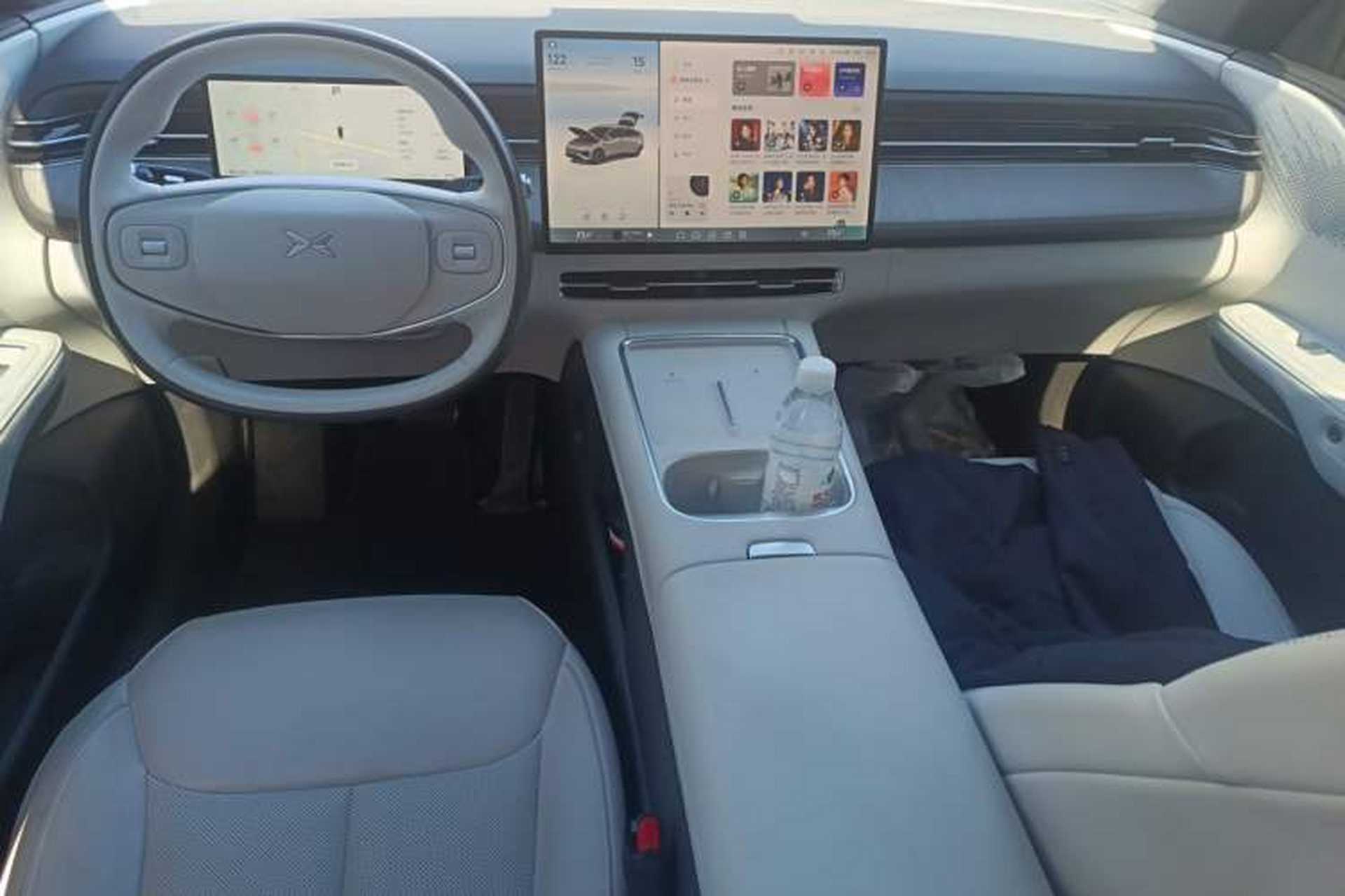 Used XPeng G6 2025 625 Long-Range Max Flagship Edition Center Console