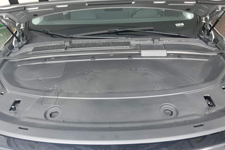 Used XPeng G6 2025 625 Long-Range Max Tech Edition Engine Bay