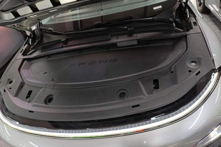 Used XPeng G6 2025 625 Long-Range Max Flagship Edition Engine Bay