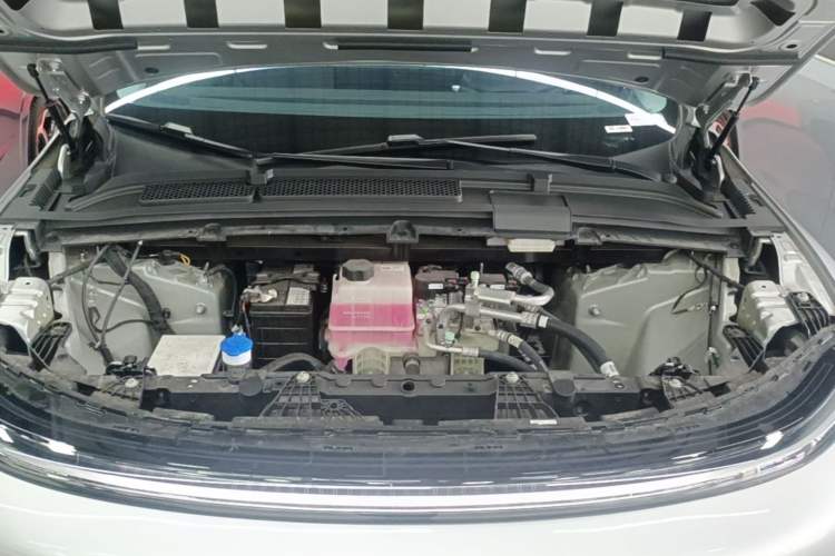 Used XPeng G6 2025 625 Long-Range Max Tech Edition Engine Bay