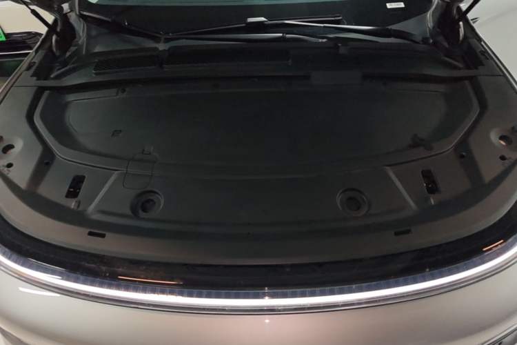Used XPeng G6 2025 625 Long-Range Max Tech Edition Engine Bay