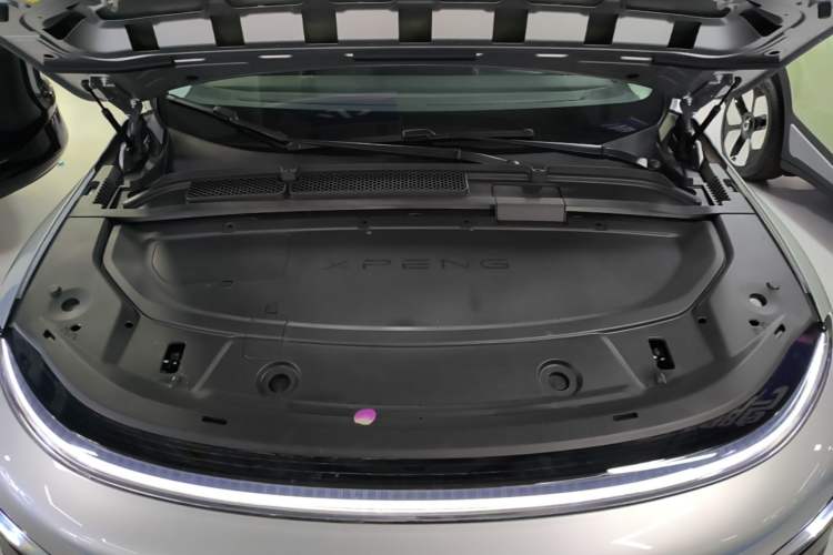 Used XPeng G6 2025 625 Long-Range Max Flagship Edition Engine Bay