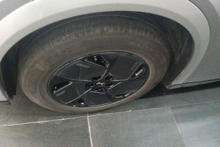 Used XPeng G6 2025 625 Long-Range Max Tech Edition Exterior 4