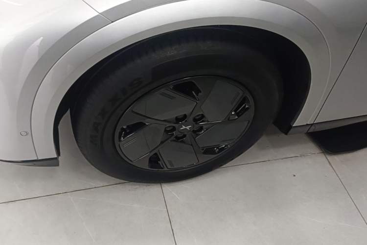 Used XPeng G6 2025 625 Long-Range Max Tech Edition Exterior 4