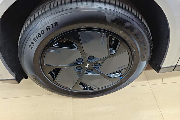 Used XPeng G6 2025 625 Long-Range Max Flagship Edition Exterior 4