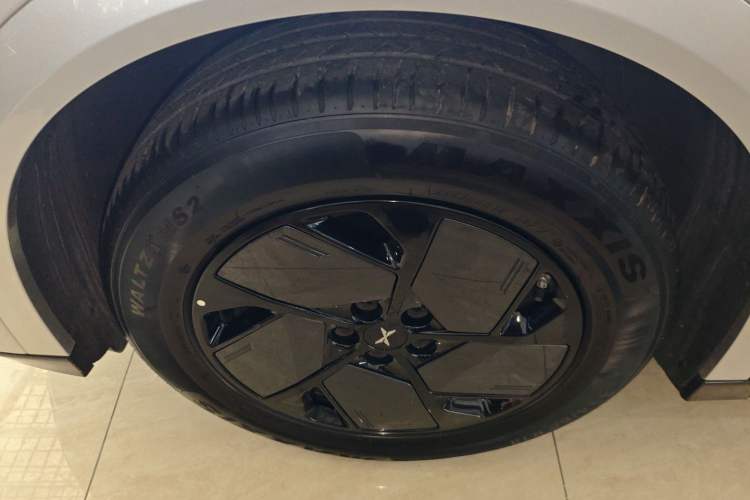 Used XPeng G6 2025 625 Long-Range Max Flagship Edition Exterior 4