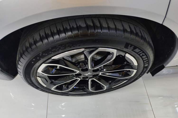 Used XPeng G6 2025 625 Long-Range Max Flagship Edition Exterior 5