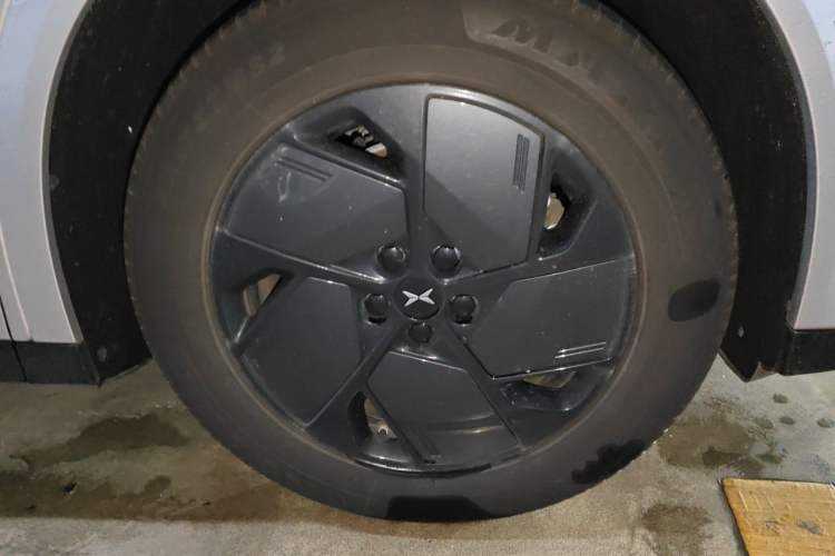 Used XPeng G6 2025 625 Long-Range Max Tech Edition Exterior 7