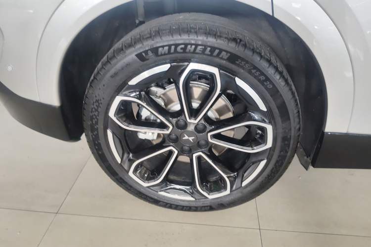 Used XPeng G6 2025 625 Long-Range Max Flagship Edition Exterior 8