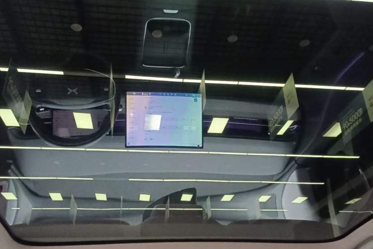 Used XPeng G6 2025 625 Long-Range Max Tech Edition Headliner