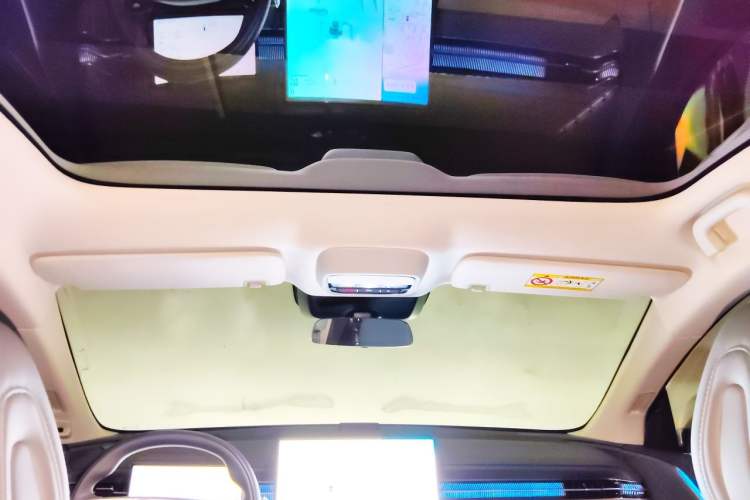 Used XPeng G6 2025 625 Long-Range Max Tech Edition Headliner