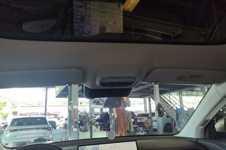 Used XPeng G6 2025 625 Long-Range Max Tech Edition Headliner