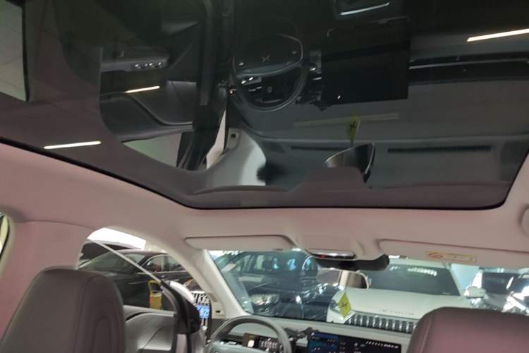 Used XPeng G6 2025 625 Long-Range Max Tech Edition Headliner