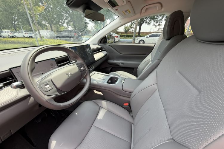 Used XPeng G6 2025 625 Long-Range Max Tech Edition Interior 1