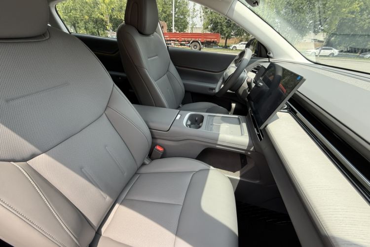 Used XPeng G6 2025 625 Long-Range Max Tech Edition Interior 10