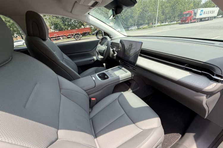 Used XPeng G6 2025 625 Long-Range Max Tech Edition Interior 11