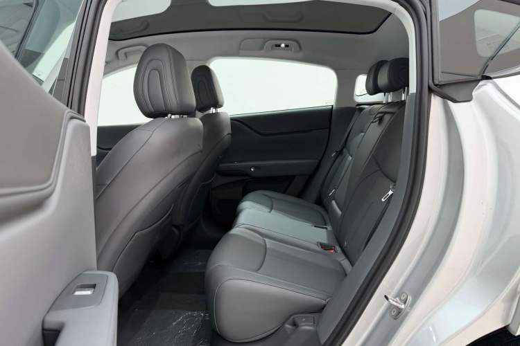 Used XPeng G6 2025 625 Long-Range Max Tech Edition Interior 2