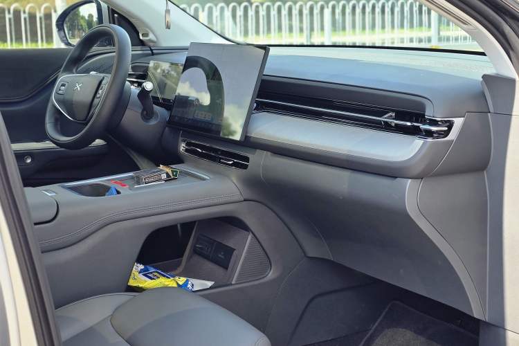 Used XPeng G6 2025 625 Long-Range Max Tech Edition Interior 2