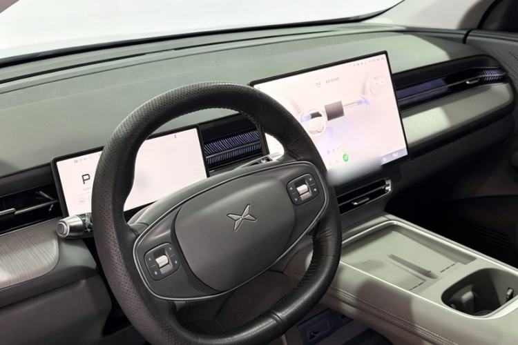 Used XPeng G6 2025 625 Long-Range Max Tech Edition Interior 3