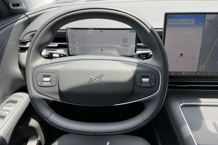 Used XPeng G6 2025 625 Long-Range Max Tech Edition Interior 3