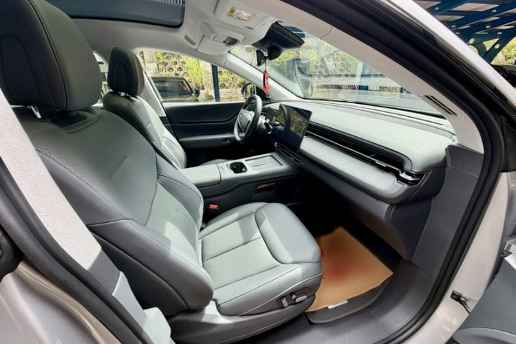 Used XPeng G6 2025 625 Long-Range Max Flagship Edition Interior 5