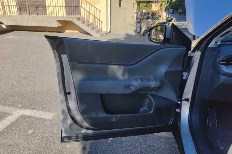 Used XPeng G6 2025 625 Long-Range Max Tech Edition Left Front Door Interior