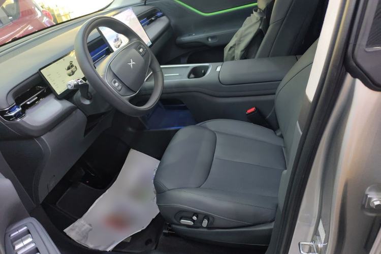 Used XPeng G6 2025 625 Long-Range Max Flagship Edition Left Front Seat