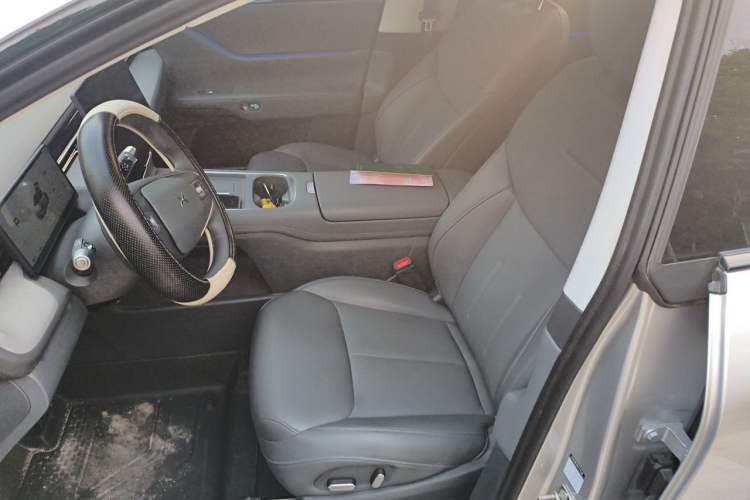 Used XPeng G6 2025 625 Long-Range Max Tech Edition Left Front Seat