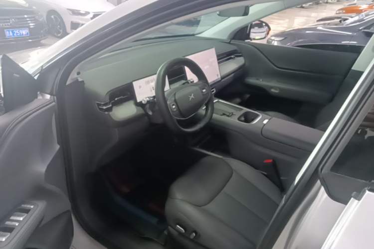 Used XPeng G6 2025 625 Long-Range Max Tech Edition Left Front Seat
